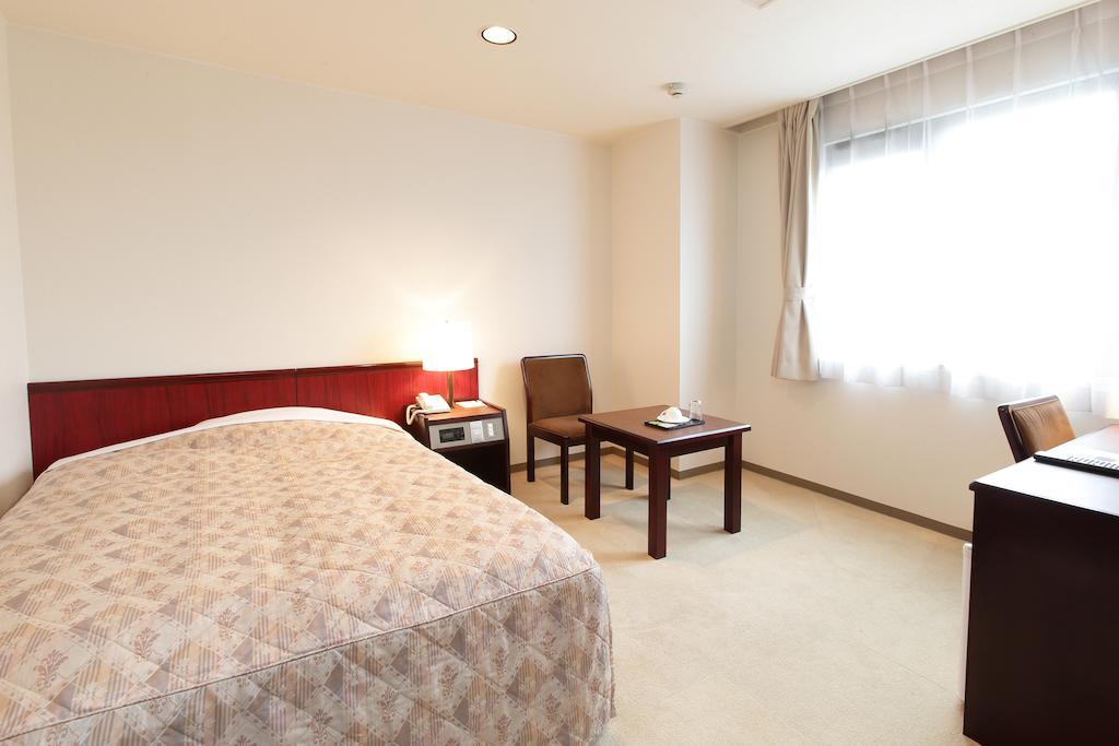 Hotel Green Park Sendai Bagian luar foto