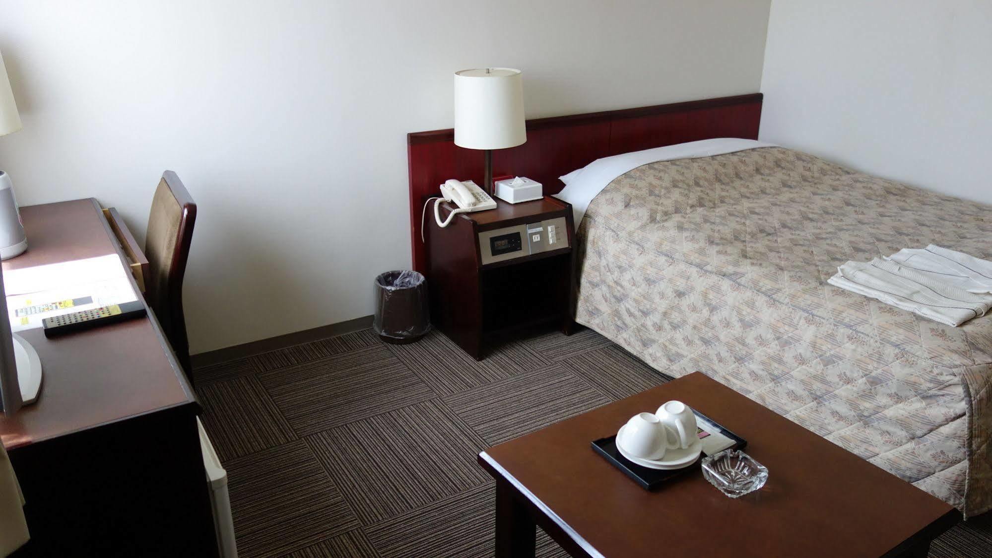 Hotel Green Park Sendai Bagian luar foto