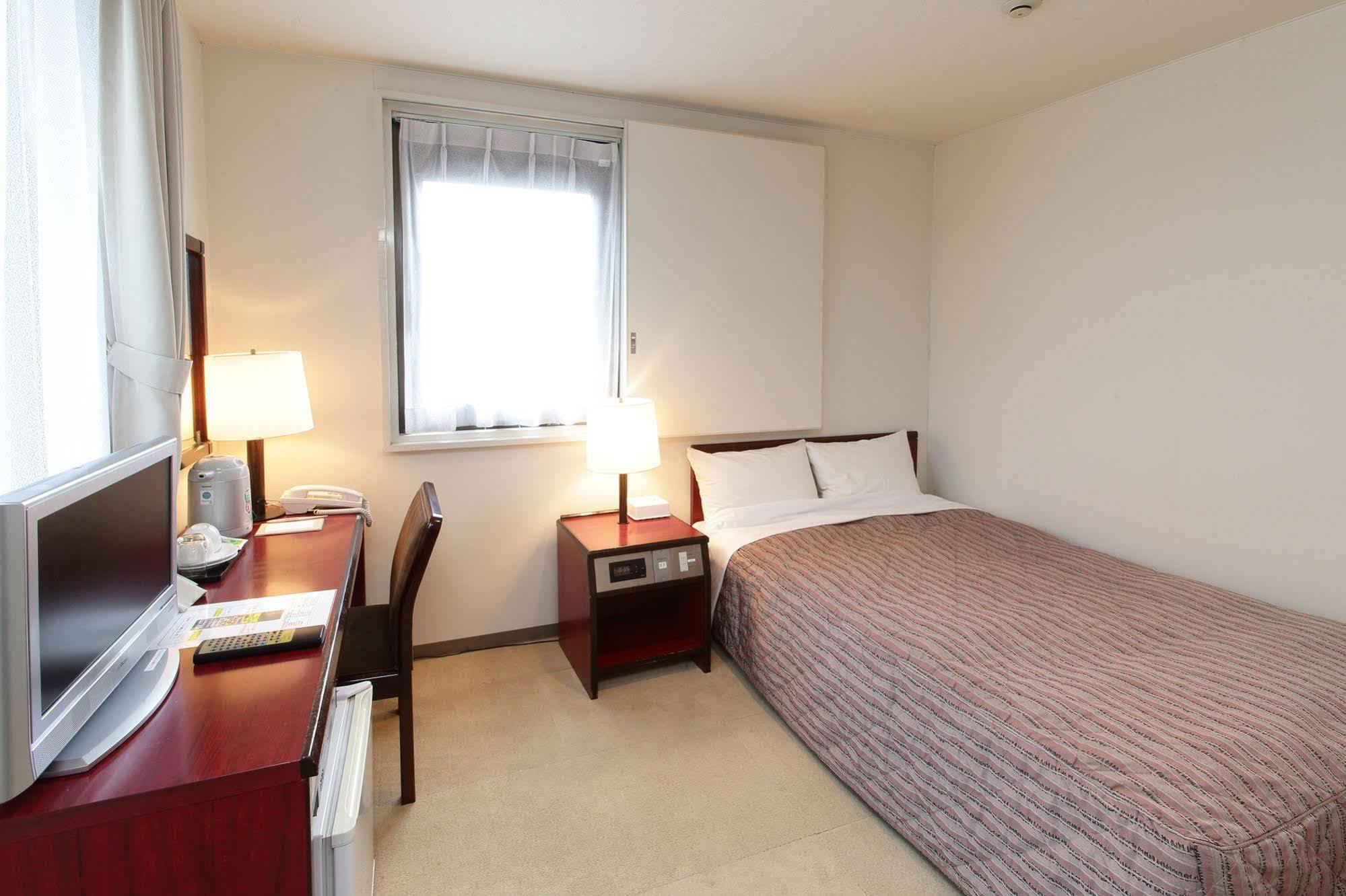 Hotel Green Park Sendai Bagian luar foto