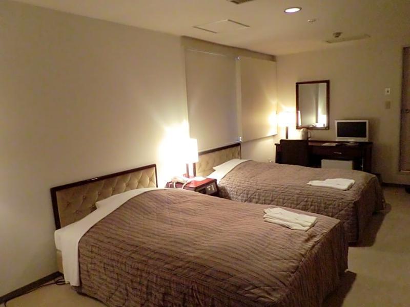 Hotel Green Park Sendai Bagian luar foto